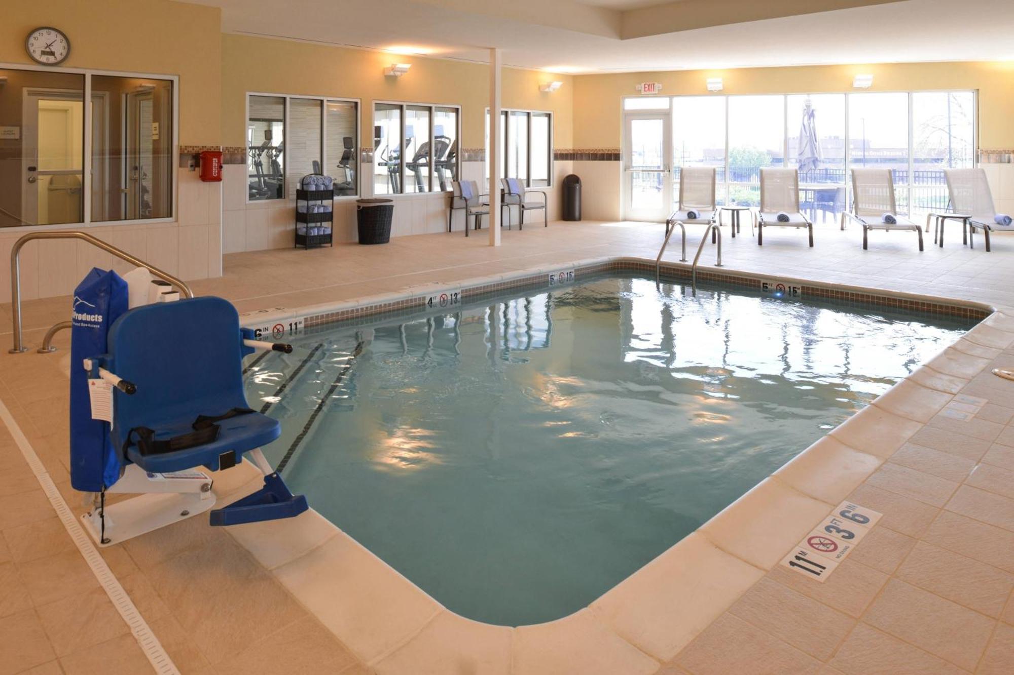 Courtyard By Marriott St. Louis St. Peters Hotel Saint Peters Buitenkant foto